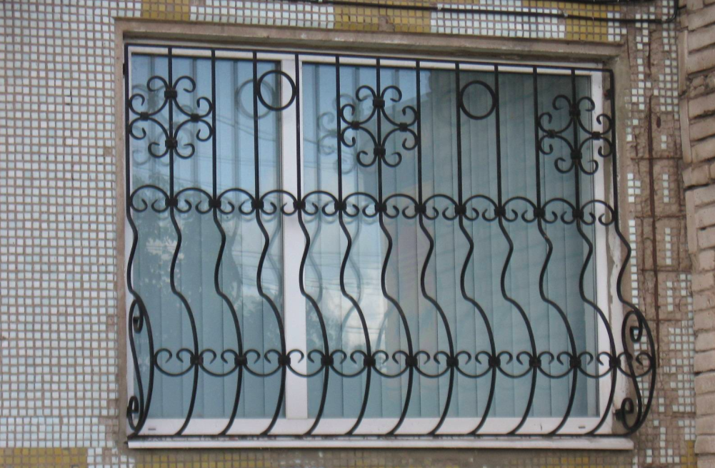 Изготовление металлических решеток на окна в Самаре